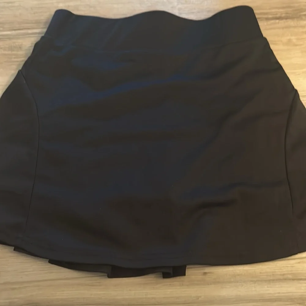 lululemon tennis skirt - Picture 2 of 4